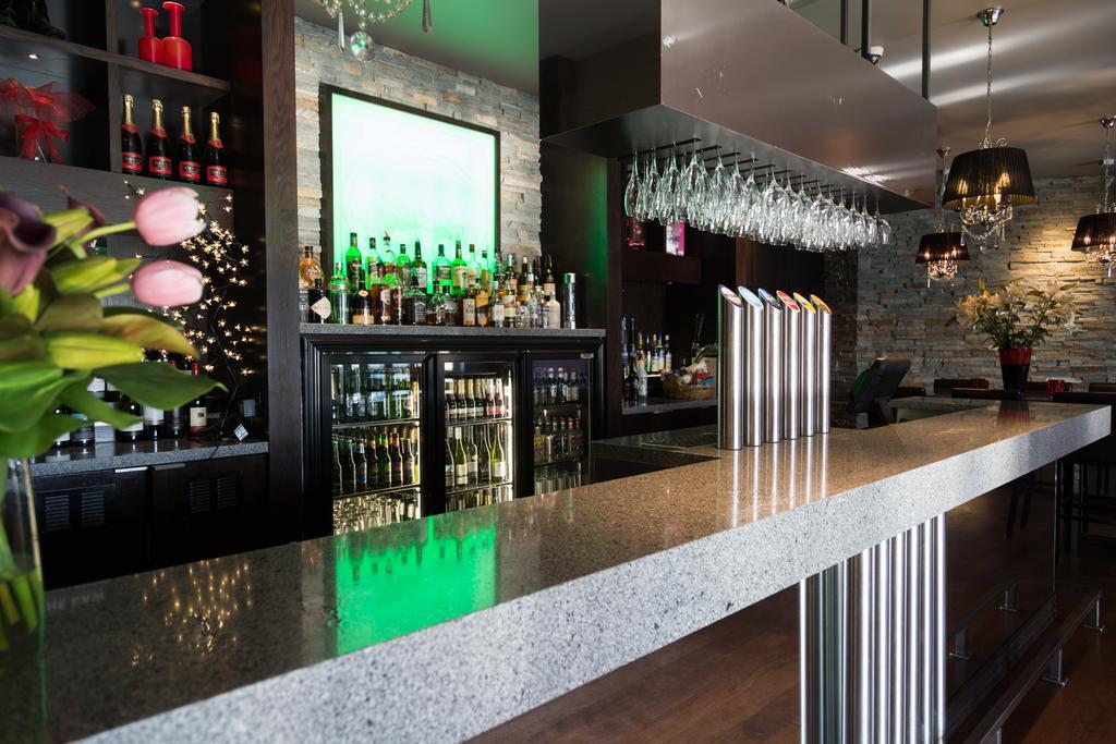 Racecourse Hotel And Motor Lodge Крайстчърч Екстериор снимка